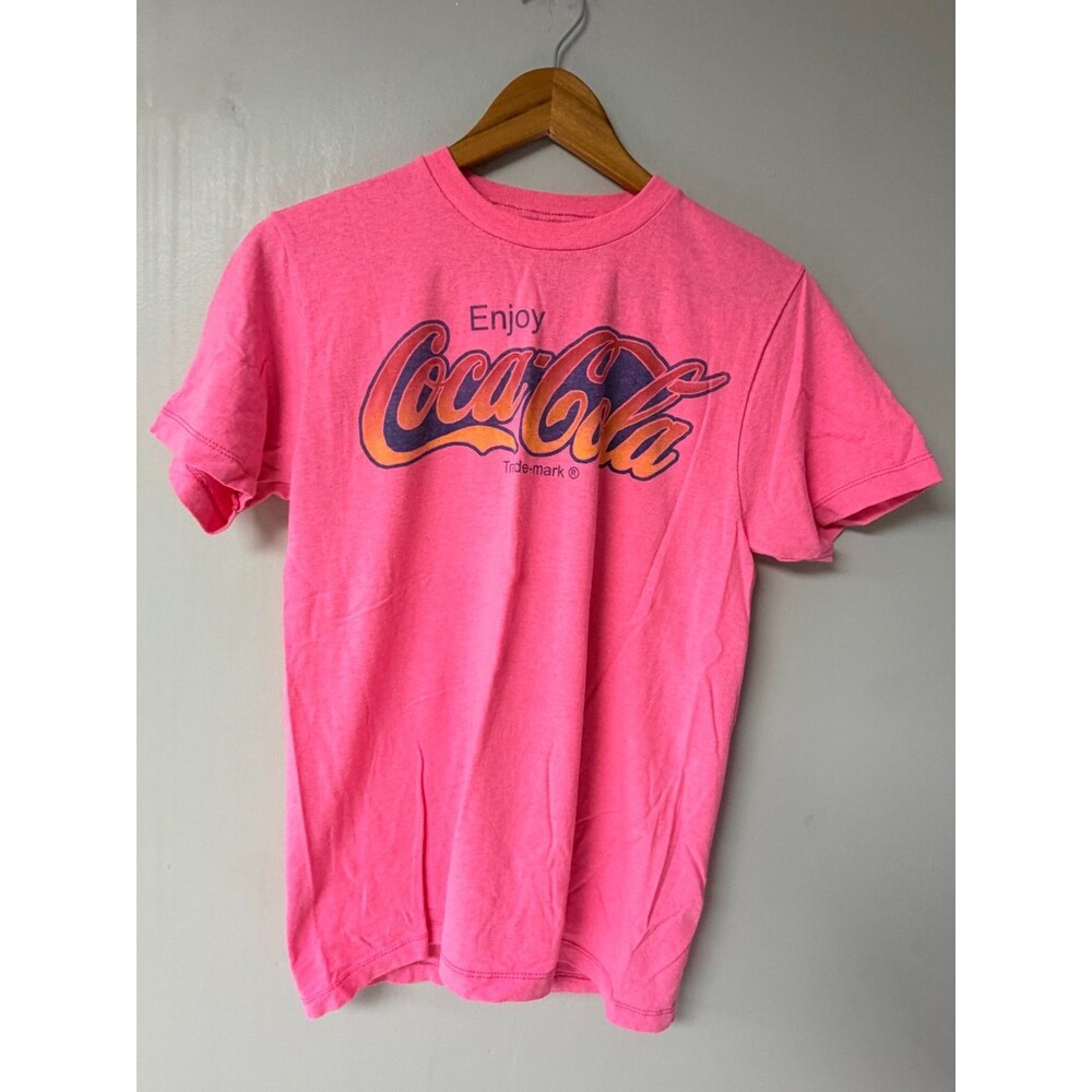 Coca-Cola Enjoy Logo Pink Graphic T-Shirt Adult Small 2013 Mad Engine